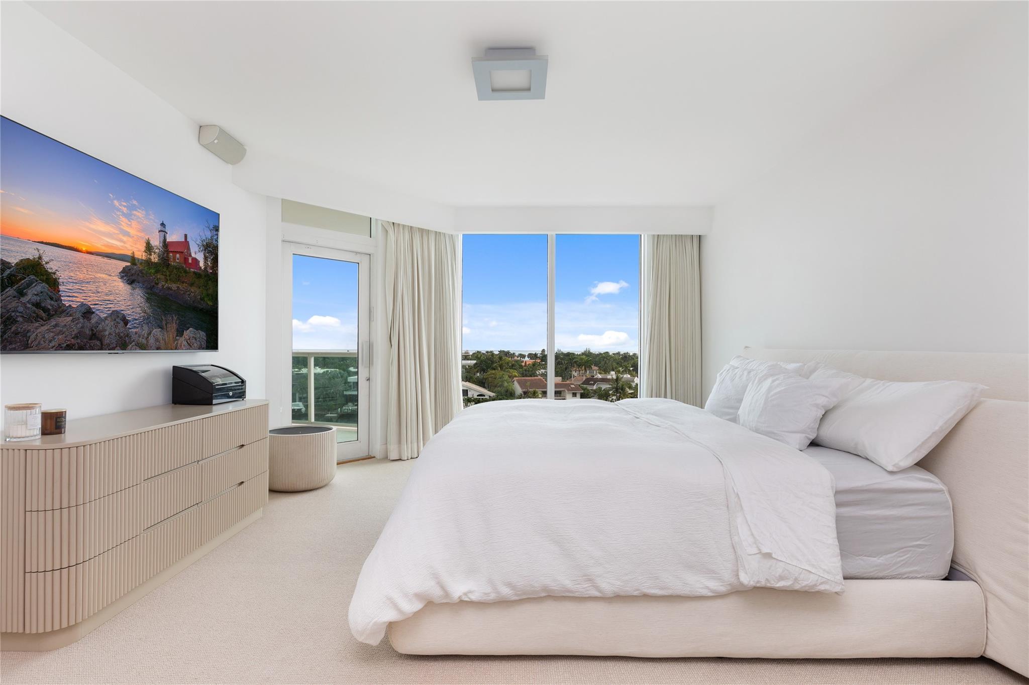 HAMPTONS SOUTH - Residential