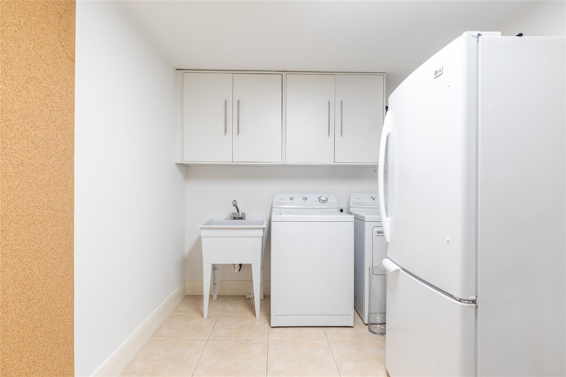 HAMPTONS SOUTH - Residential