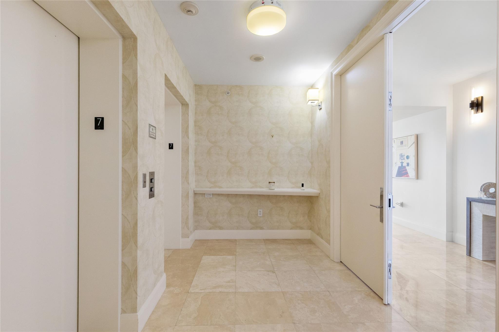 HAMPTONS SOUTH - Residential