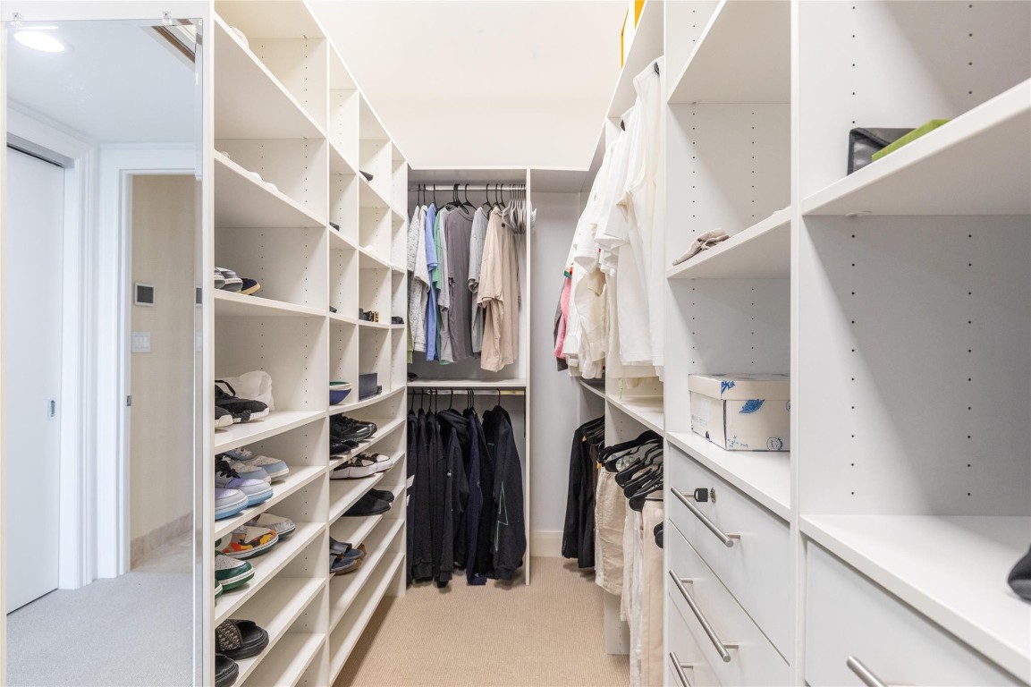 HAMPTONS SOUTH - Residential