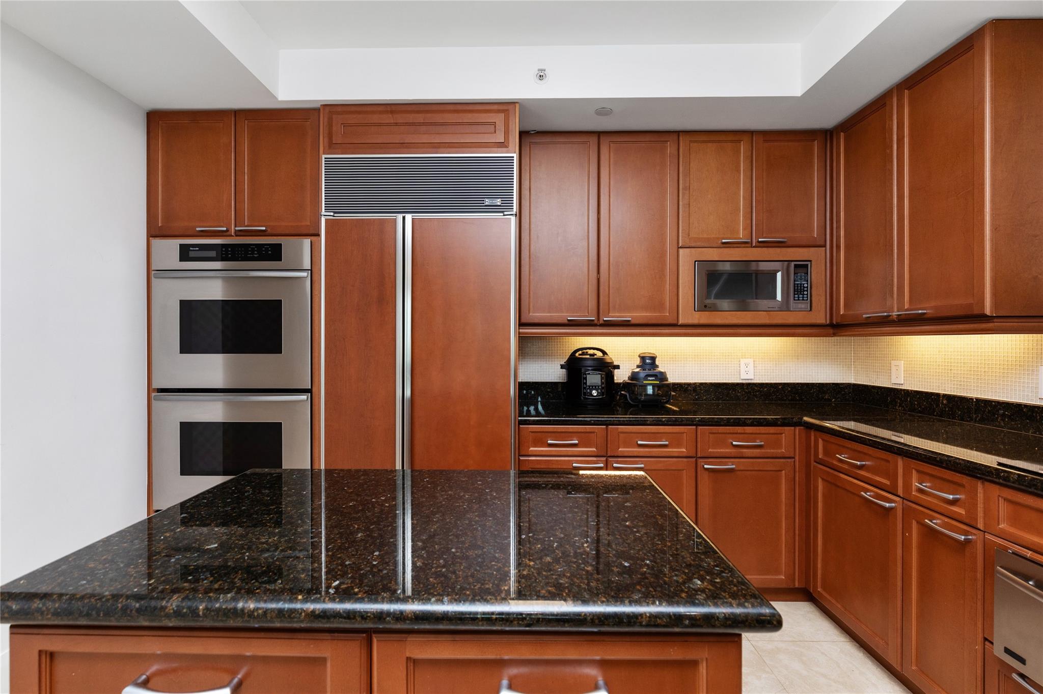 HAMPTONS SOUTH - Residential