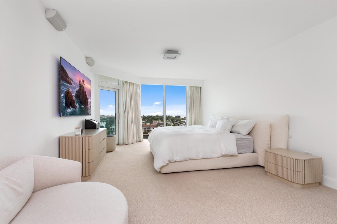 HAMPTONS SOUTH - Residential