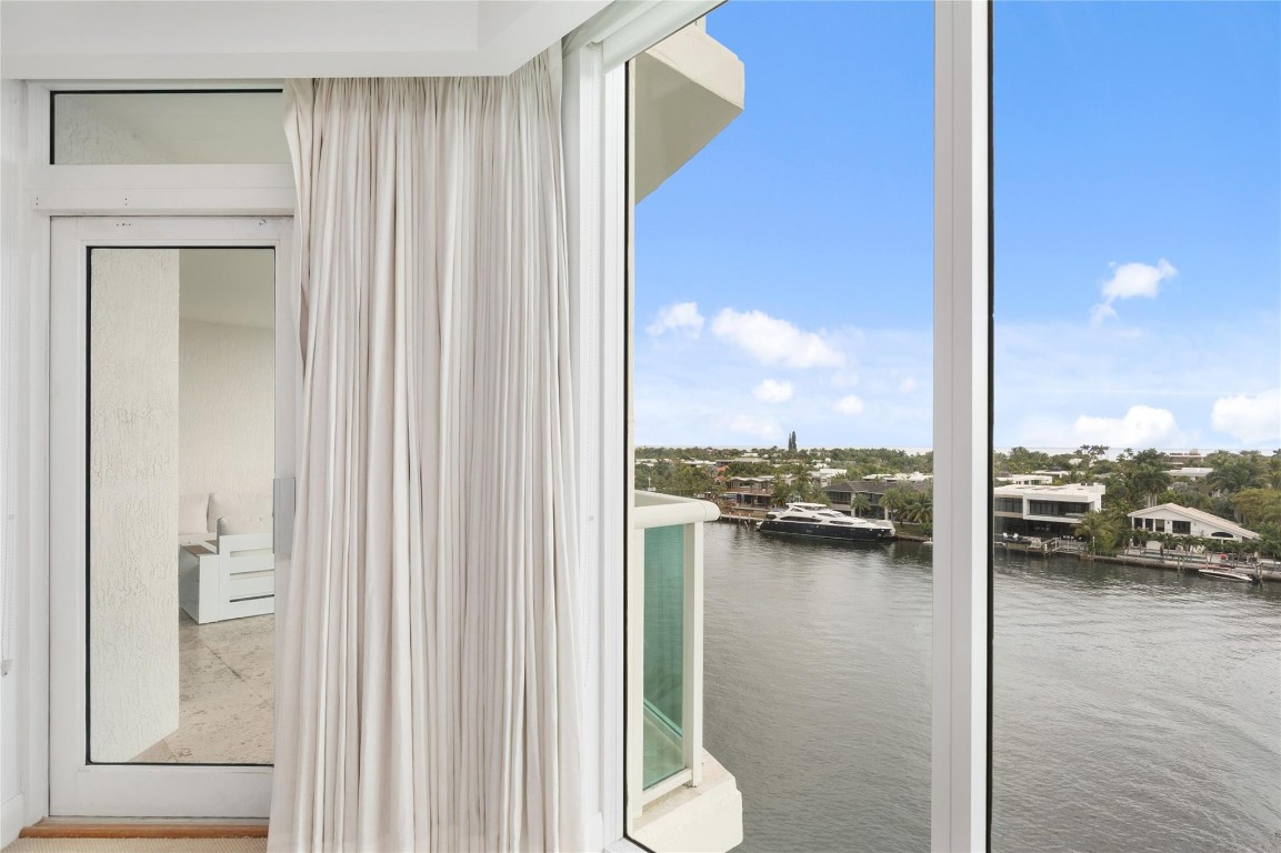 HAMPTONS SOUTH - Residential