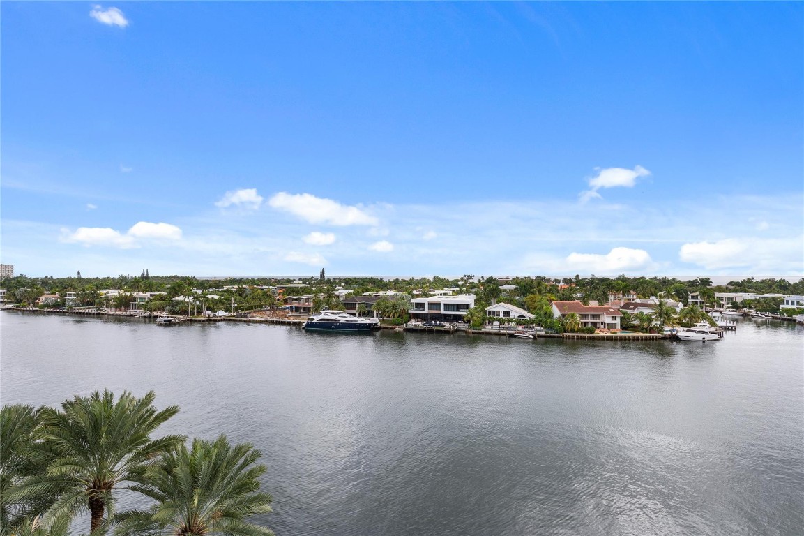 HAMPTONS SOUTH - Residential