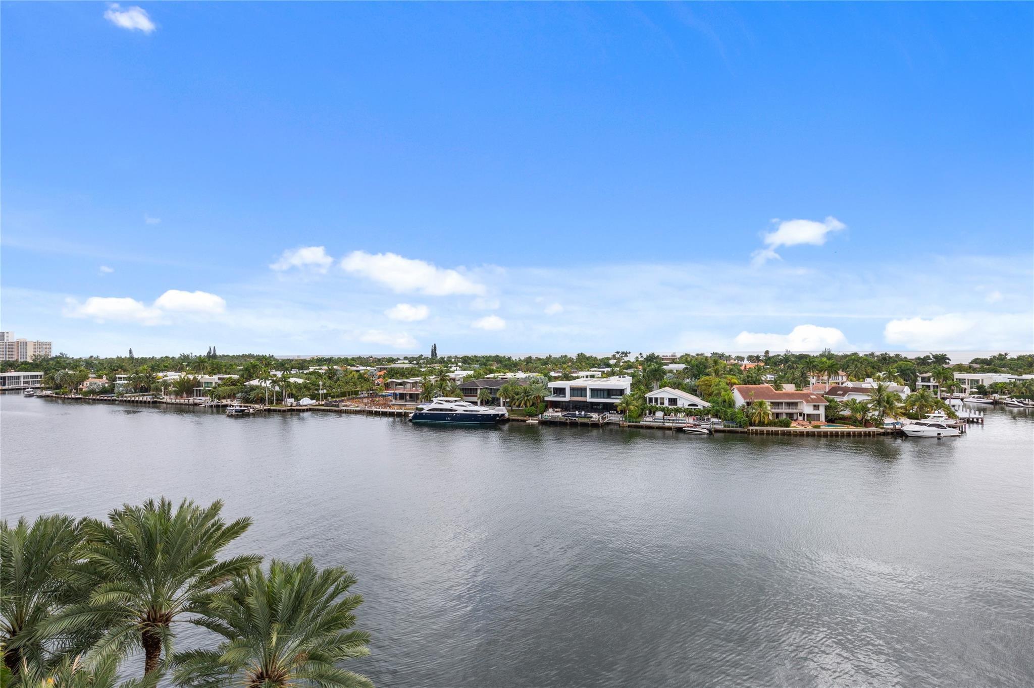 HAMPTONS SOUTH - Residential