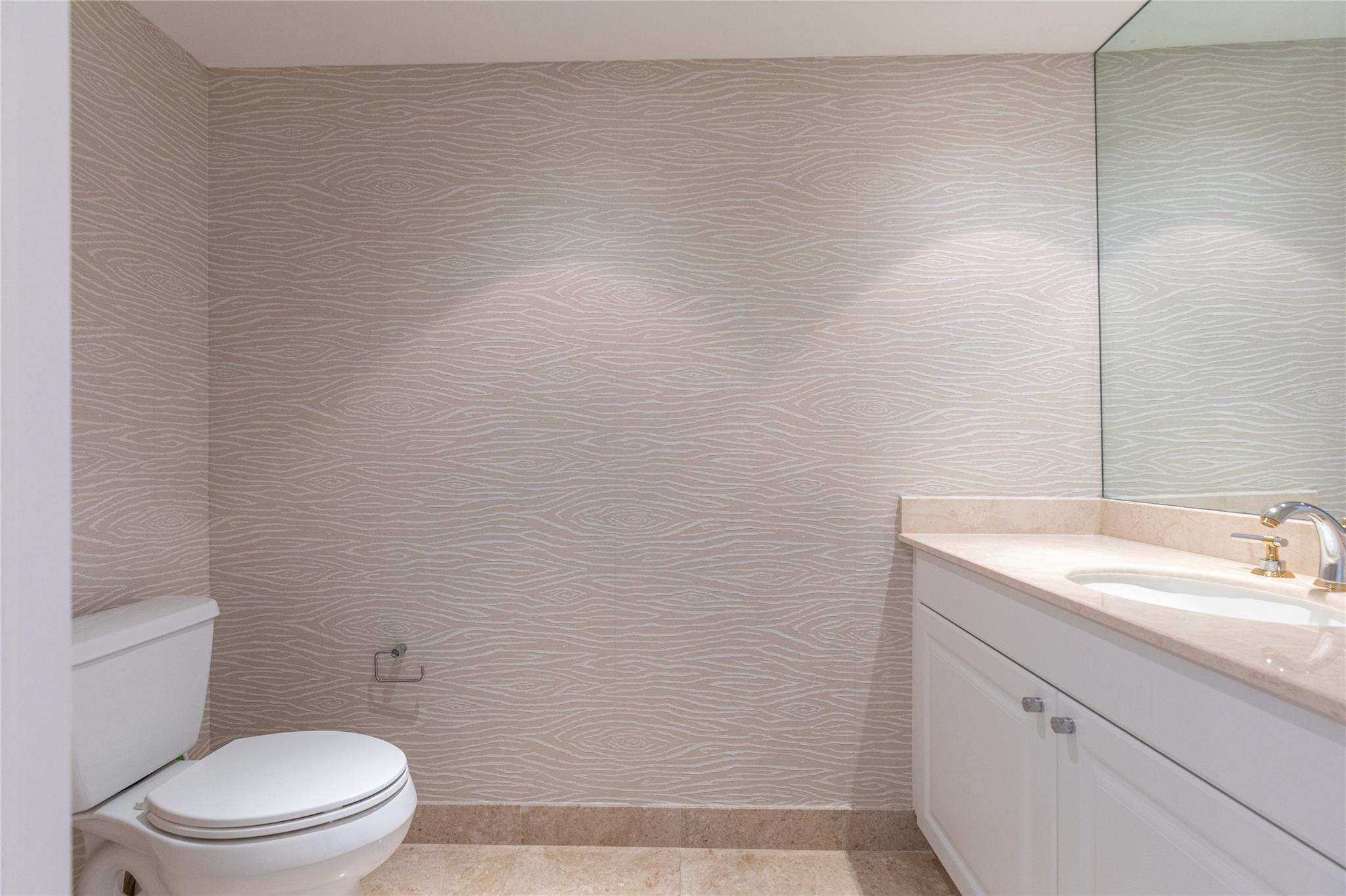 HAMPTONS SOUTH - Residential