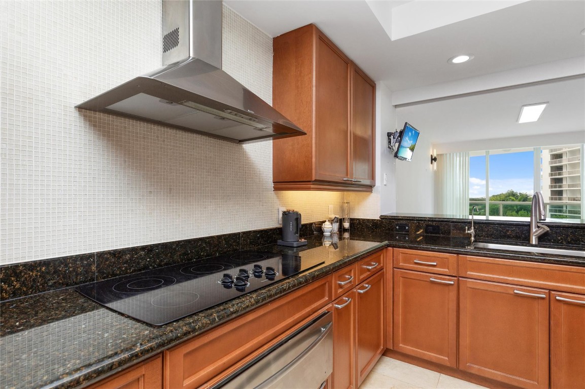 HAMPTONS SOUTH - Residential