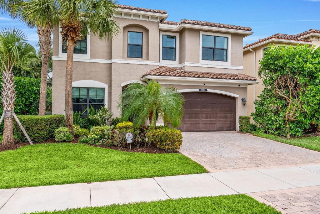 Photo of 8101 Ironstone Drive, Delray Beach, FL 33446 (MLS # R11156541)