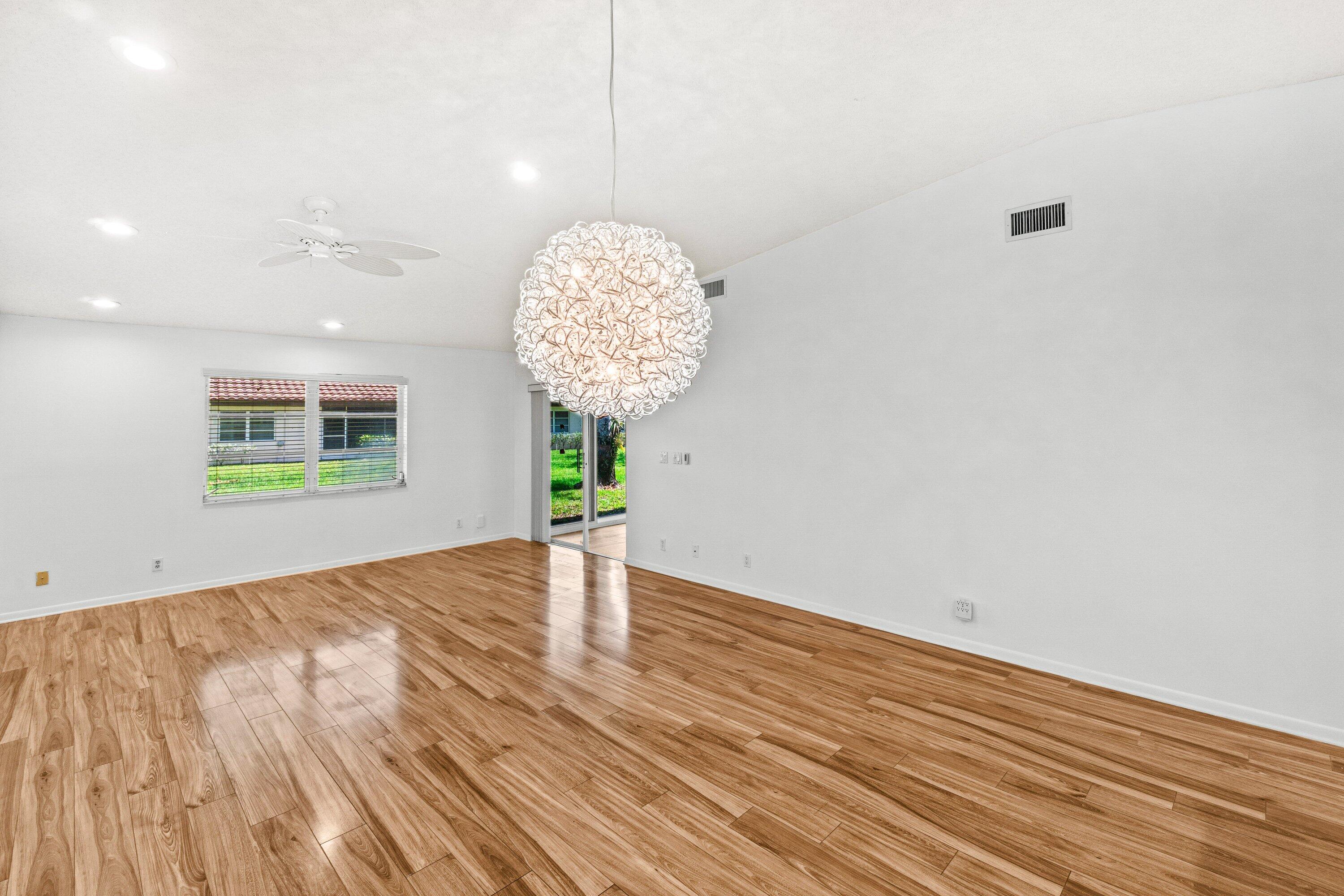 HUNTINGTON POINTE - Residential