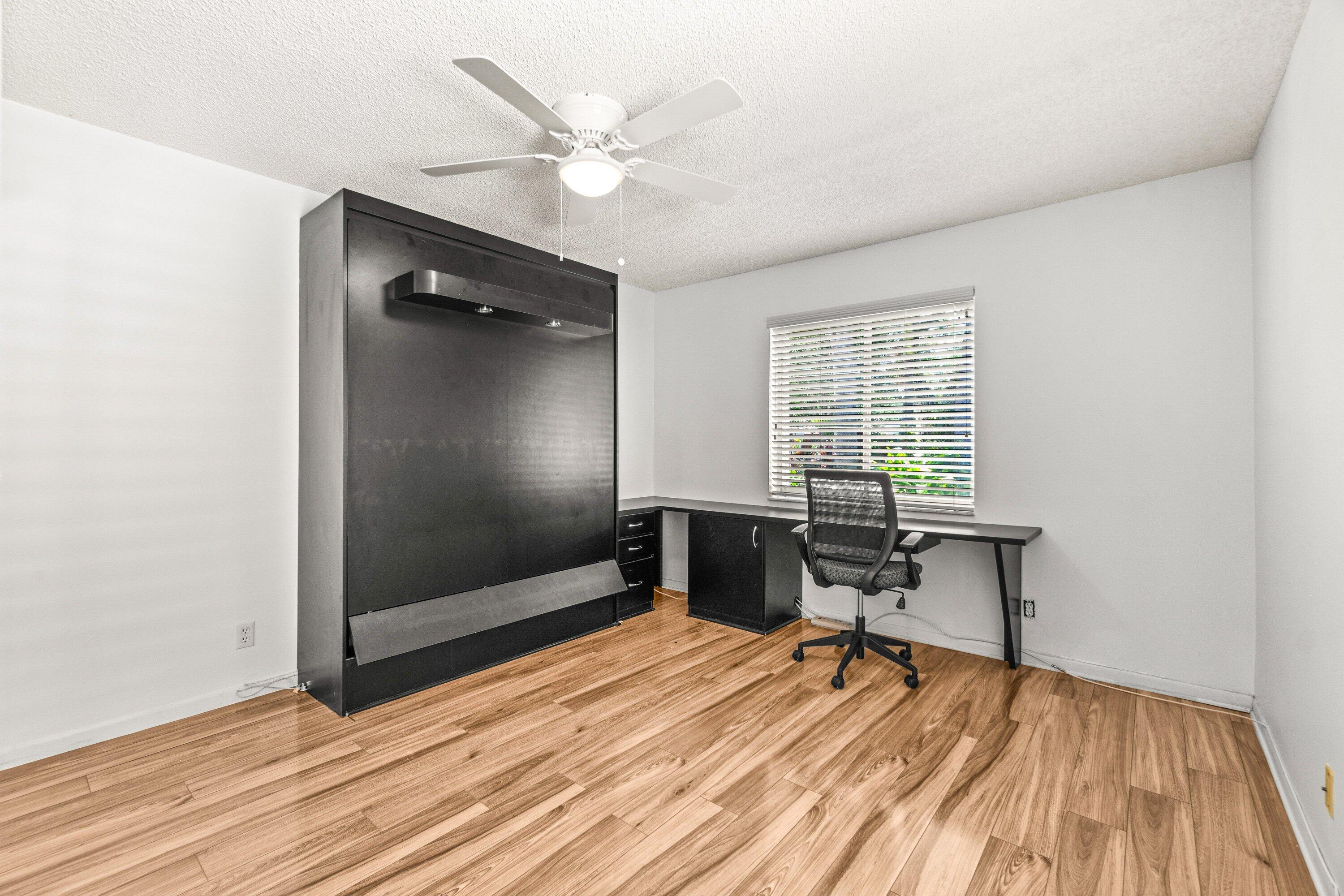 HUNTINGTON POINTE - Residential