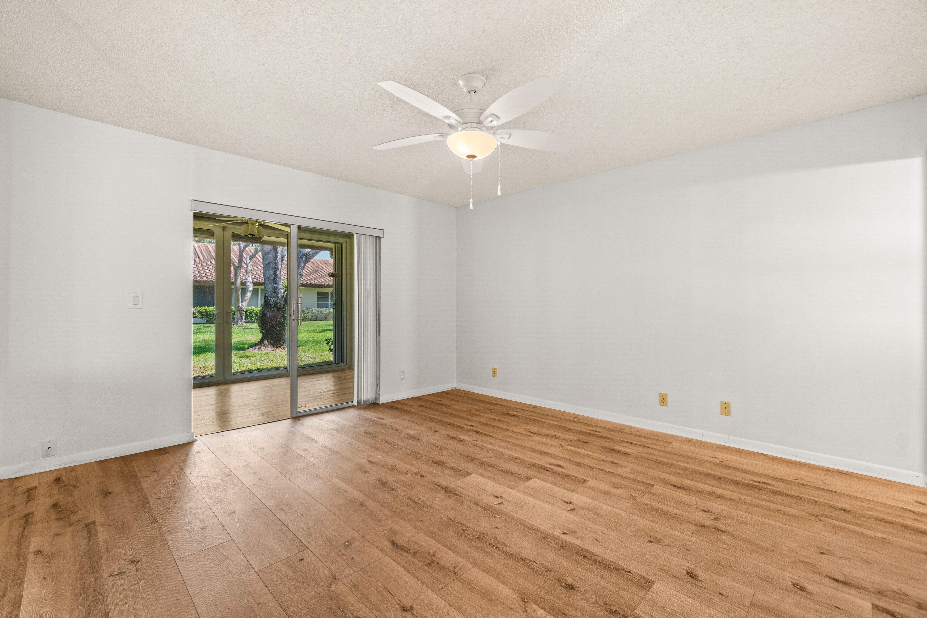 HUNTINGTON POINTE - Residential