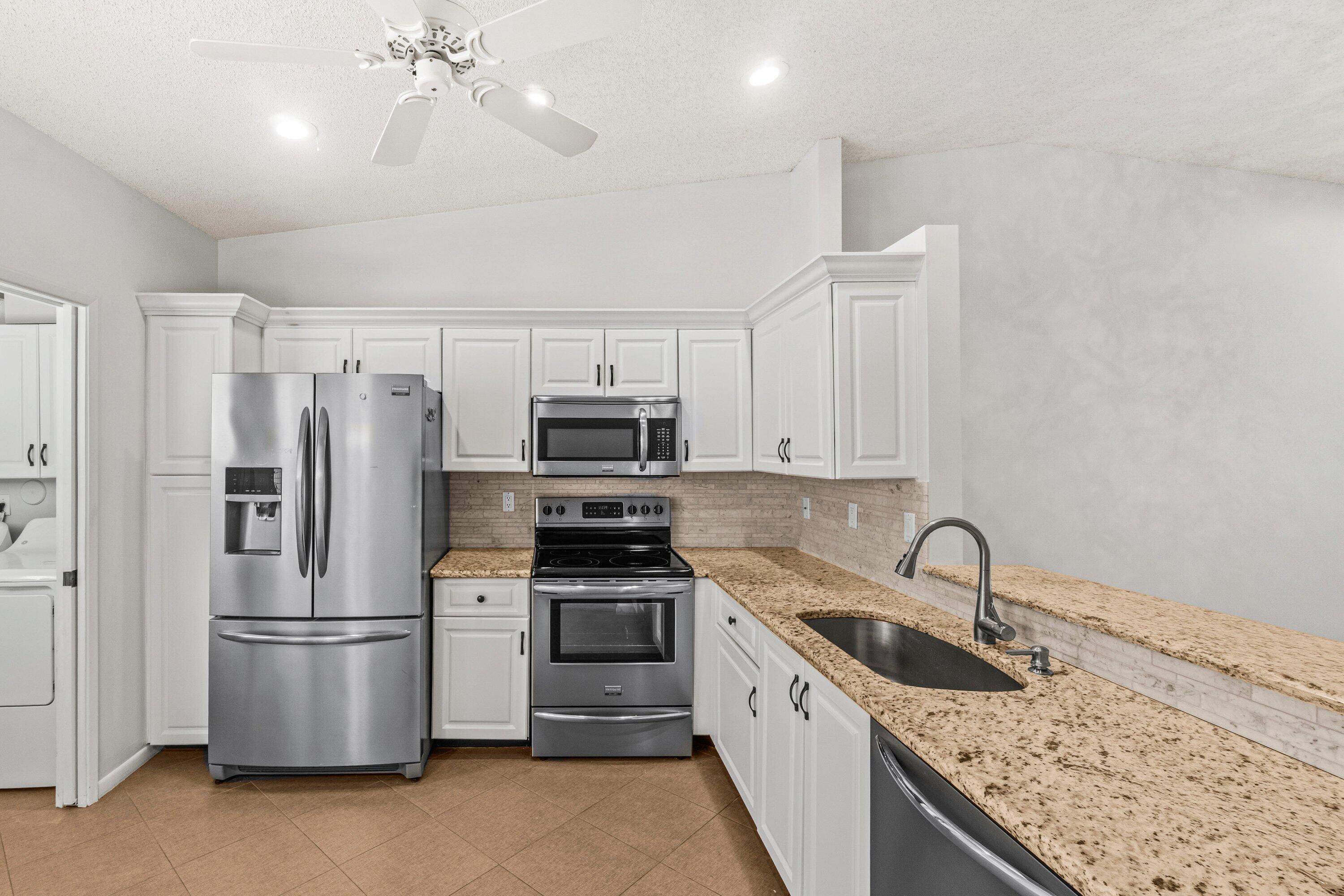 HUNTINGTON POINTE - Residential