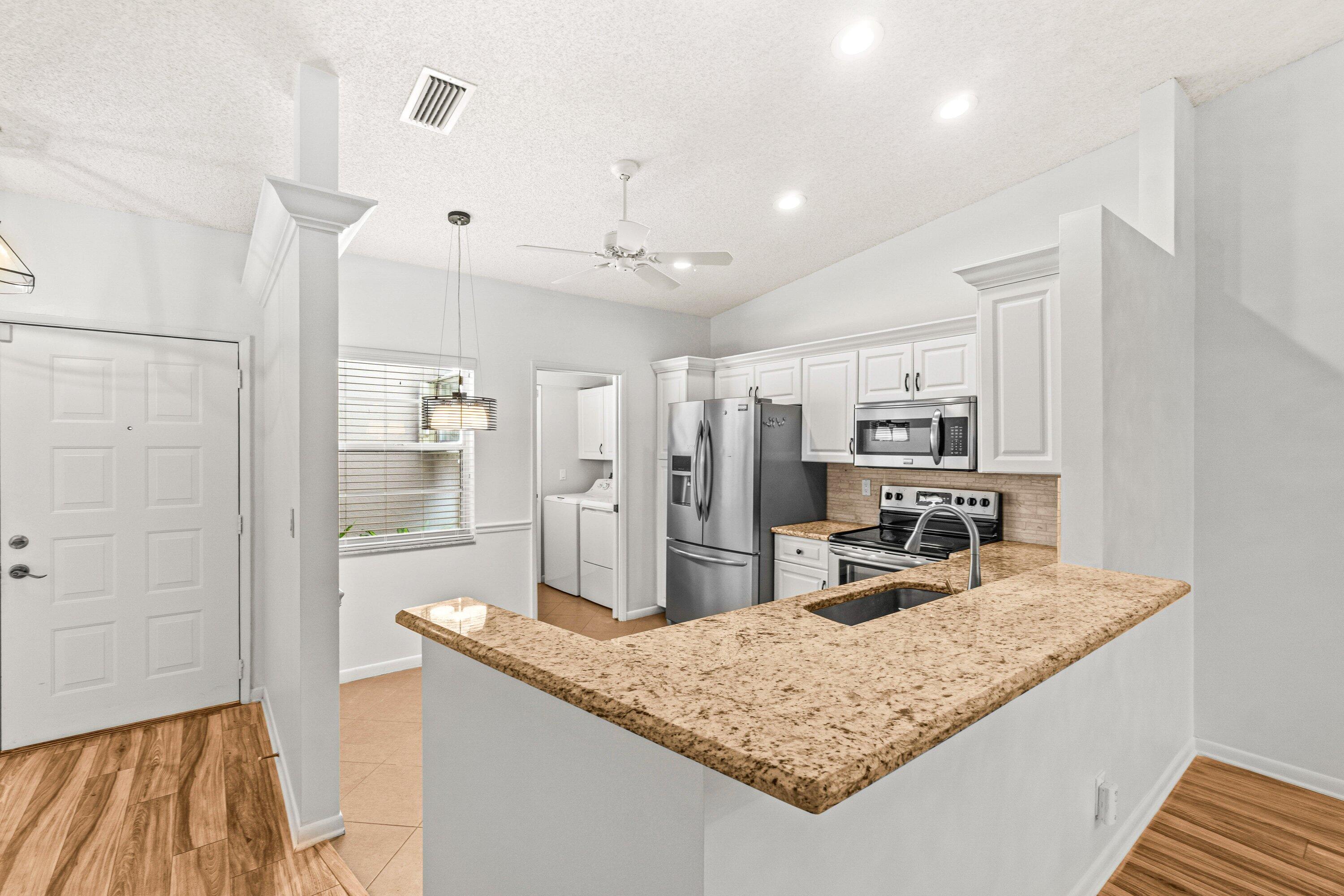 HUNTINGTON POINTE - Residential
