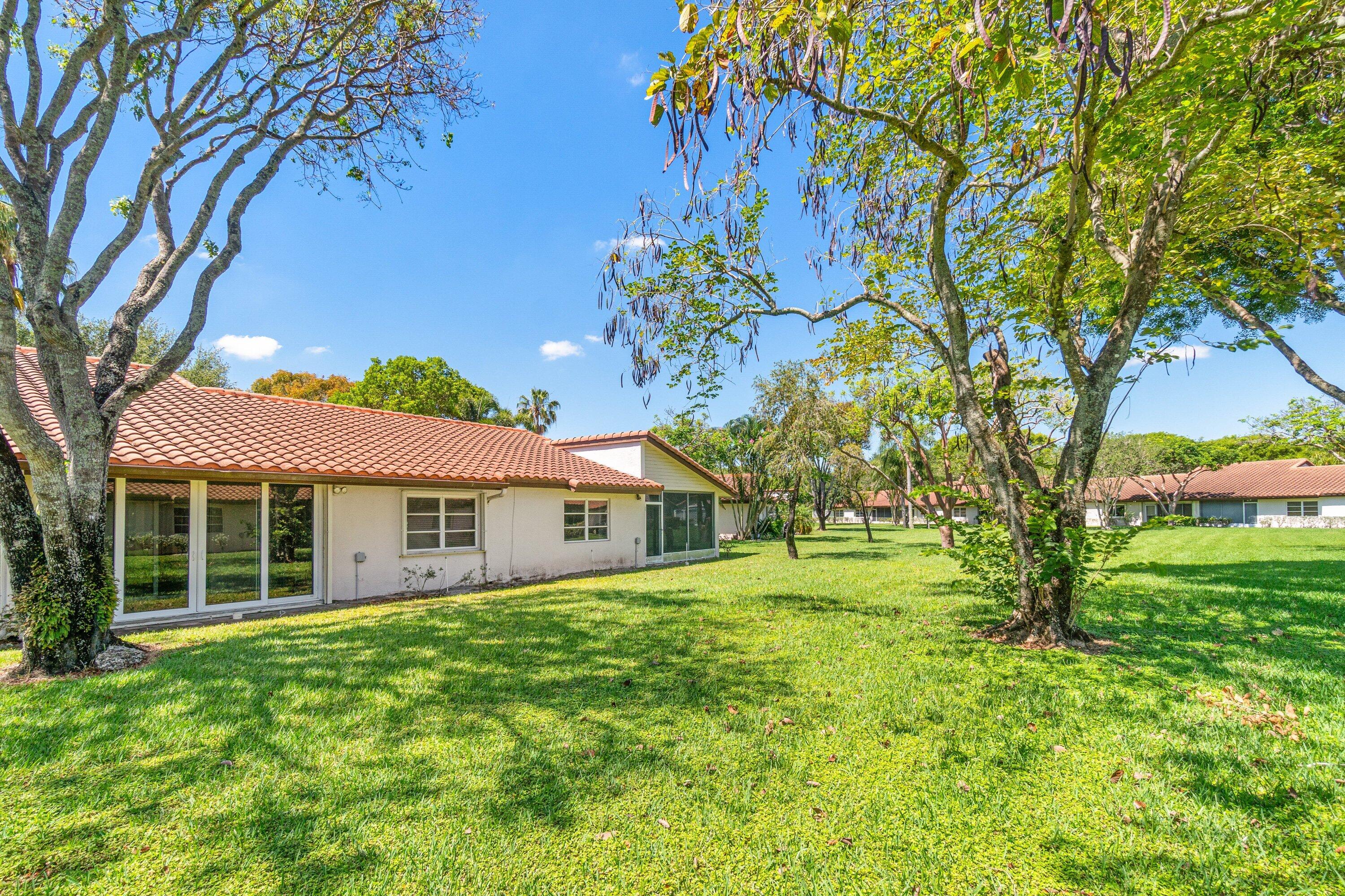 HUNTINGTON POINTE - Residential
