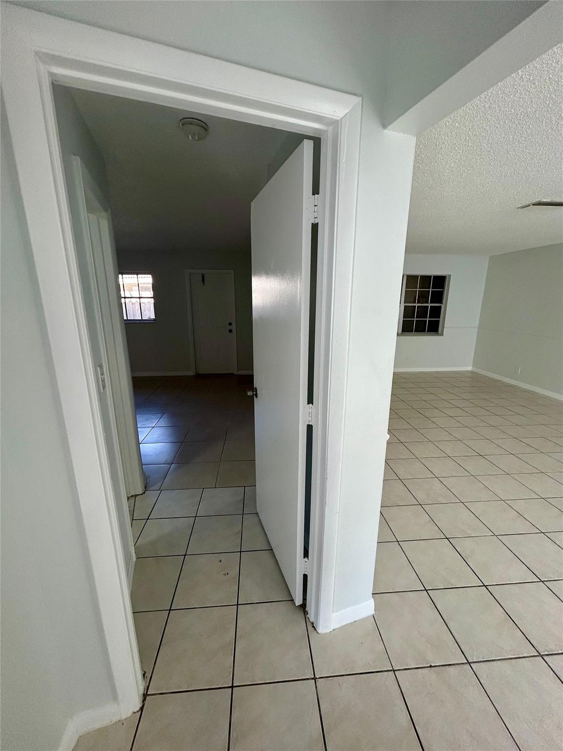 Coral Spgs Lakes 68-12 B - Residential Lease