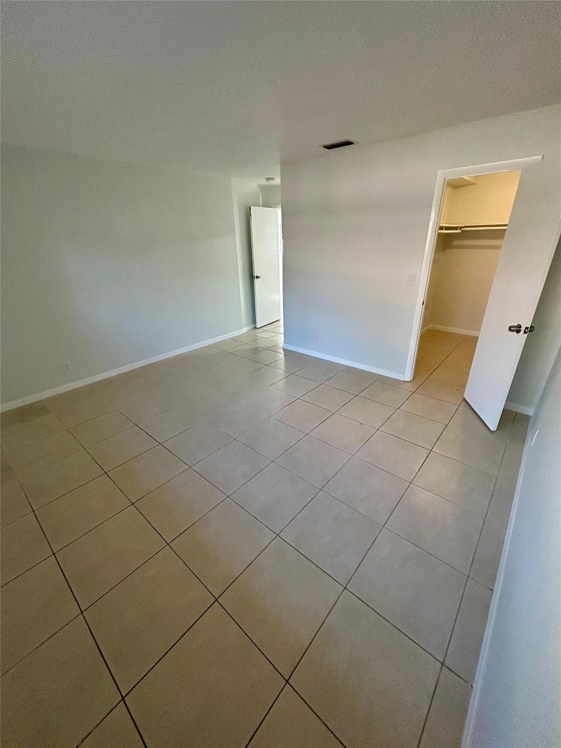 Coral Spgs Lakes 68-12 B - Residential Lease