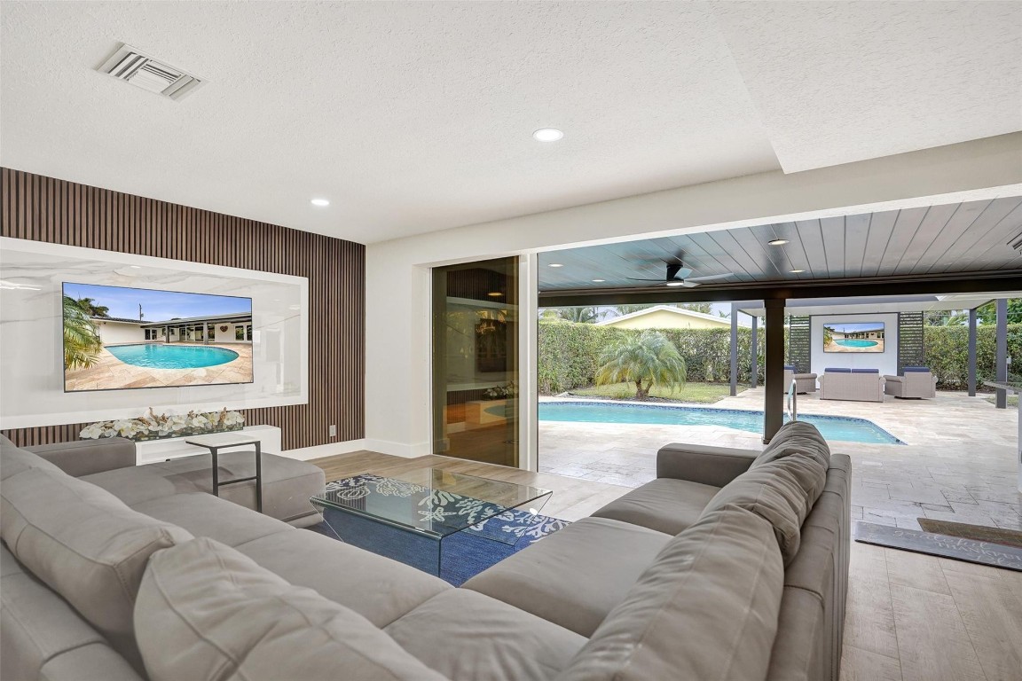 THE COVE - Residential