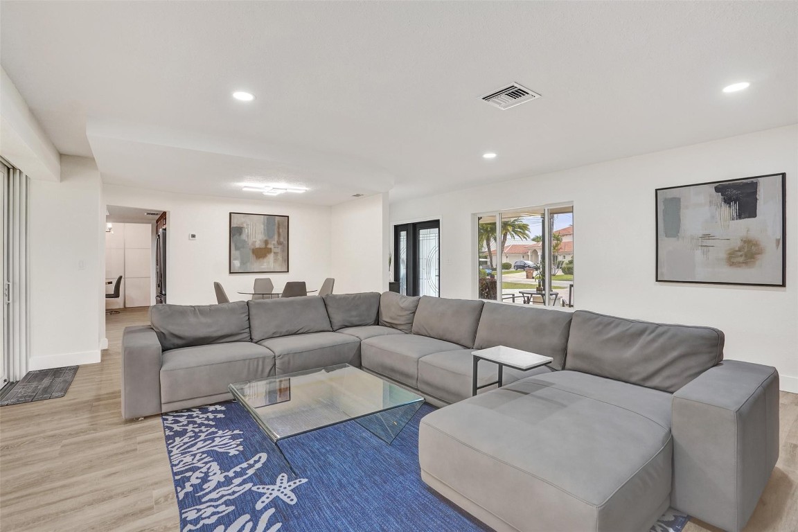 THE COVE - Residential