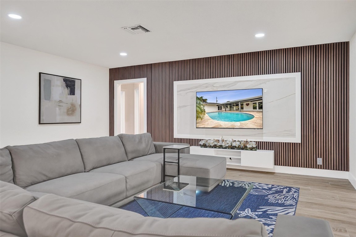 THE COVE - Residential