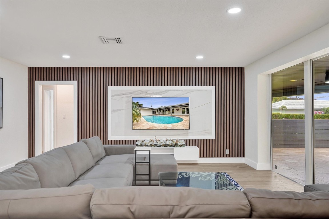 THE COVE - Residential