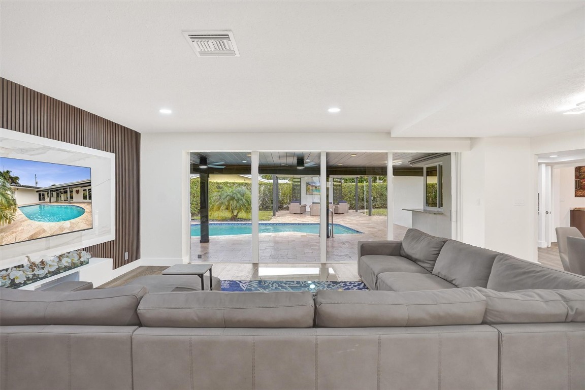 THE COVE - Residential