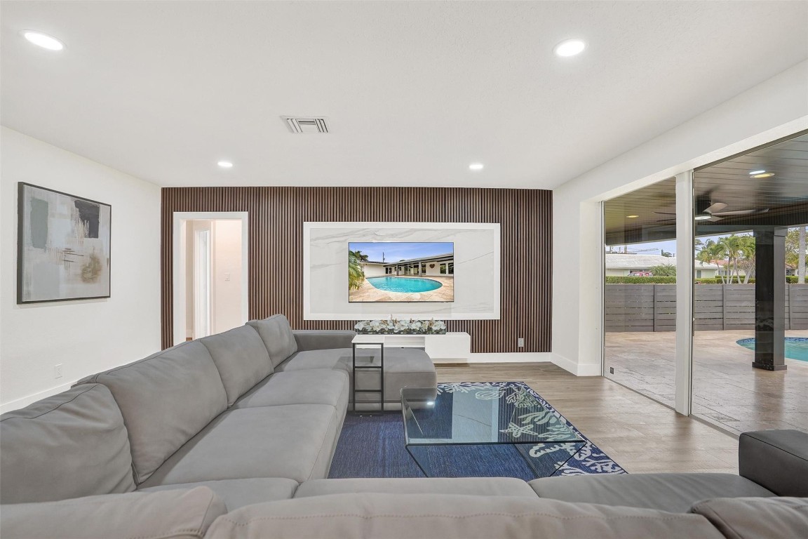 THE COVE - Residential