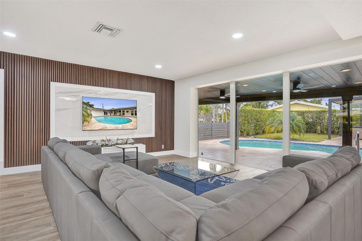 THE COVE - Residential