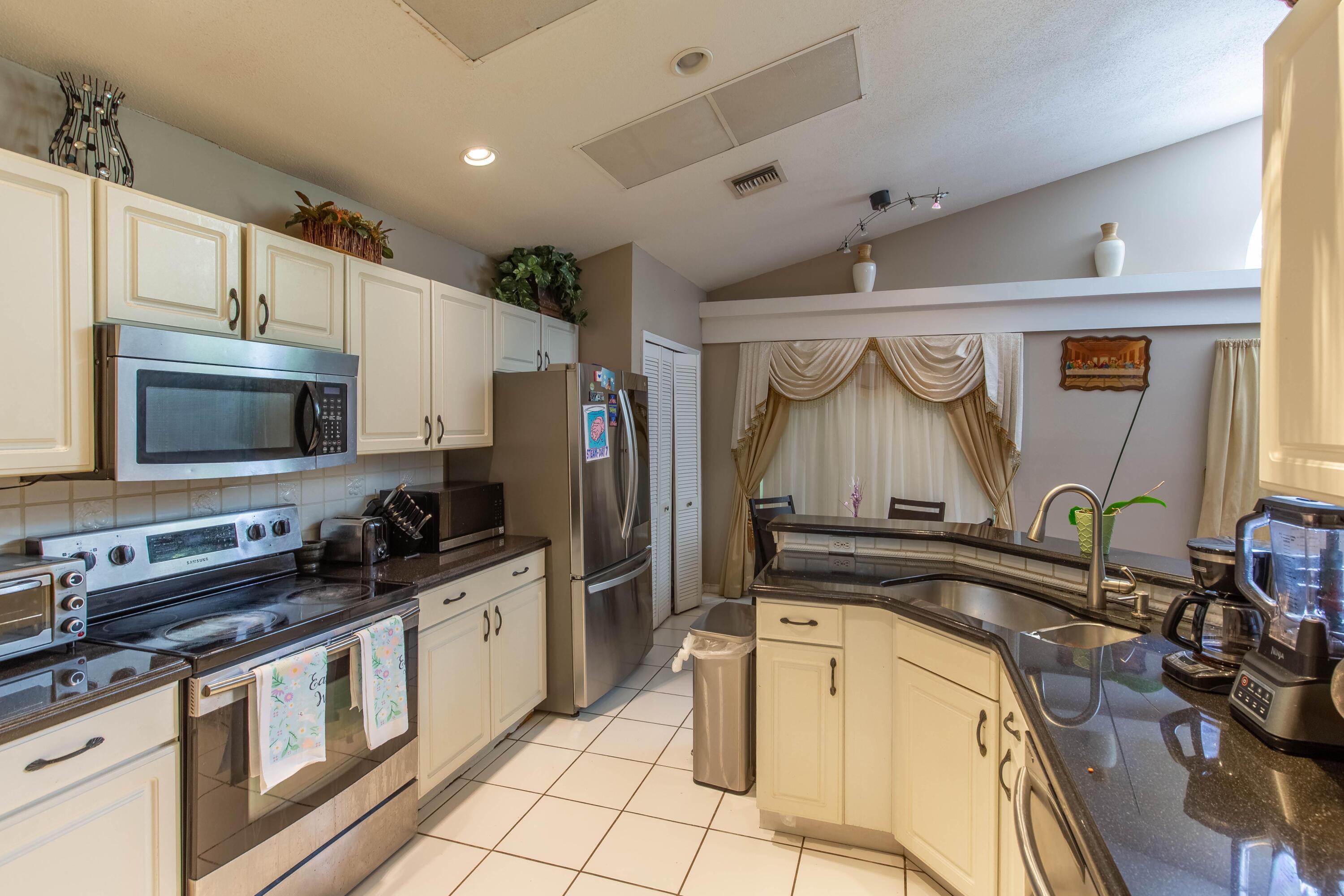 BINKS FOREST OF THE LANDINGS AT WELLINGTON 4 - Residential