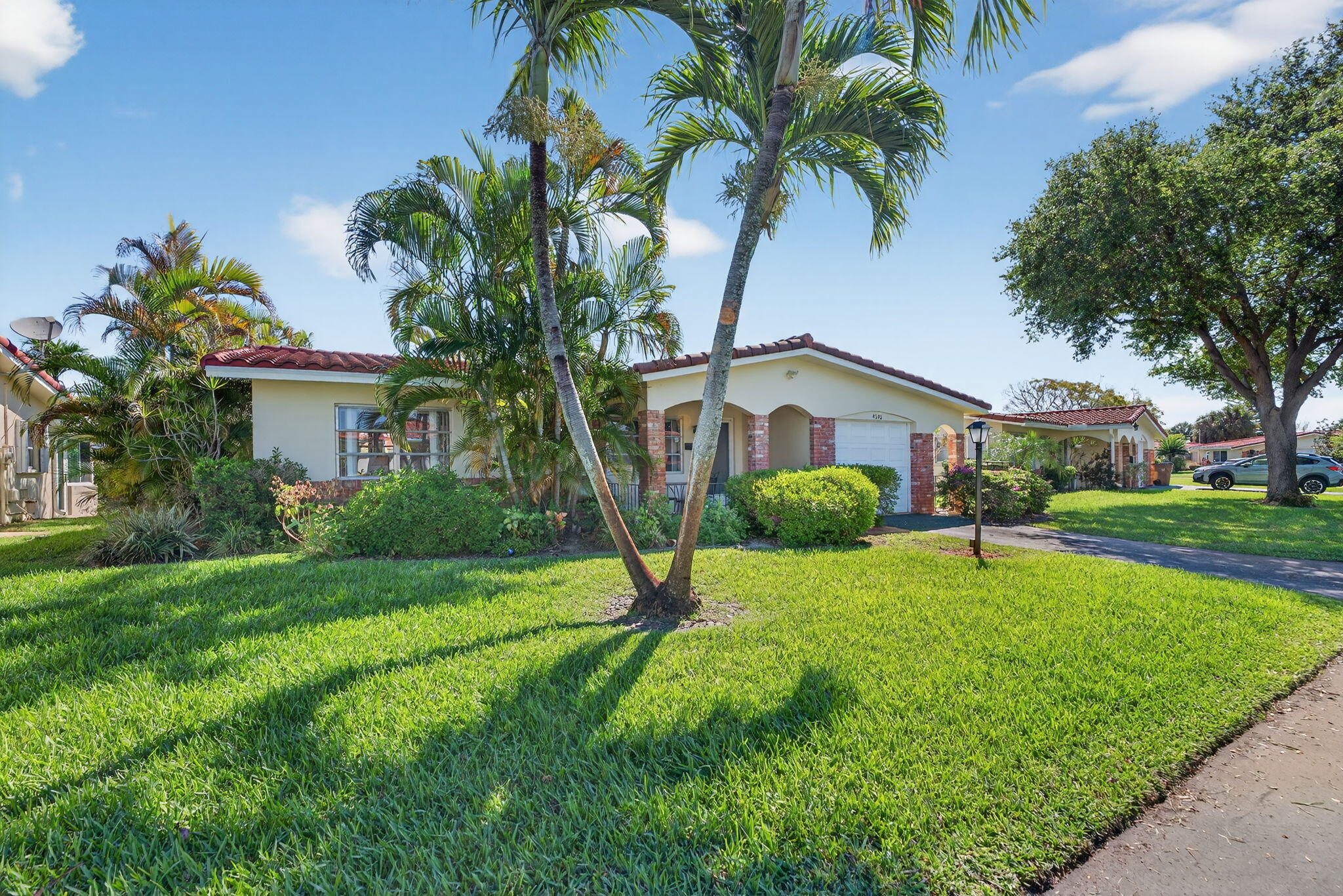 CRYSTAL LAKE VILLAS - Residential