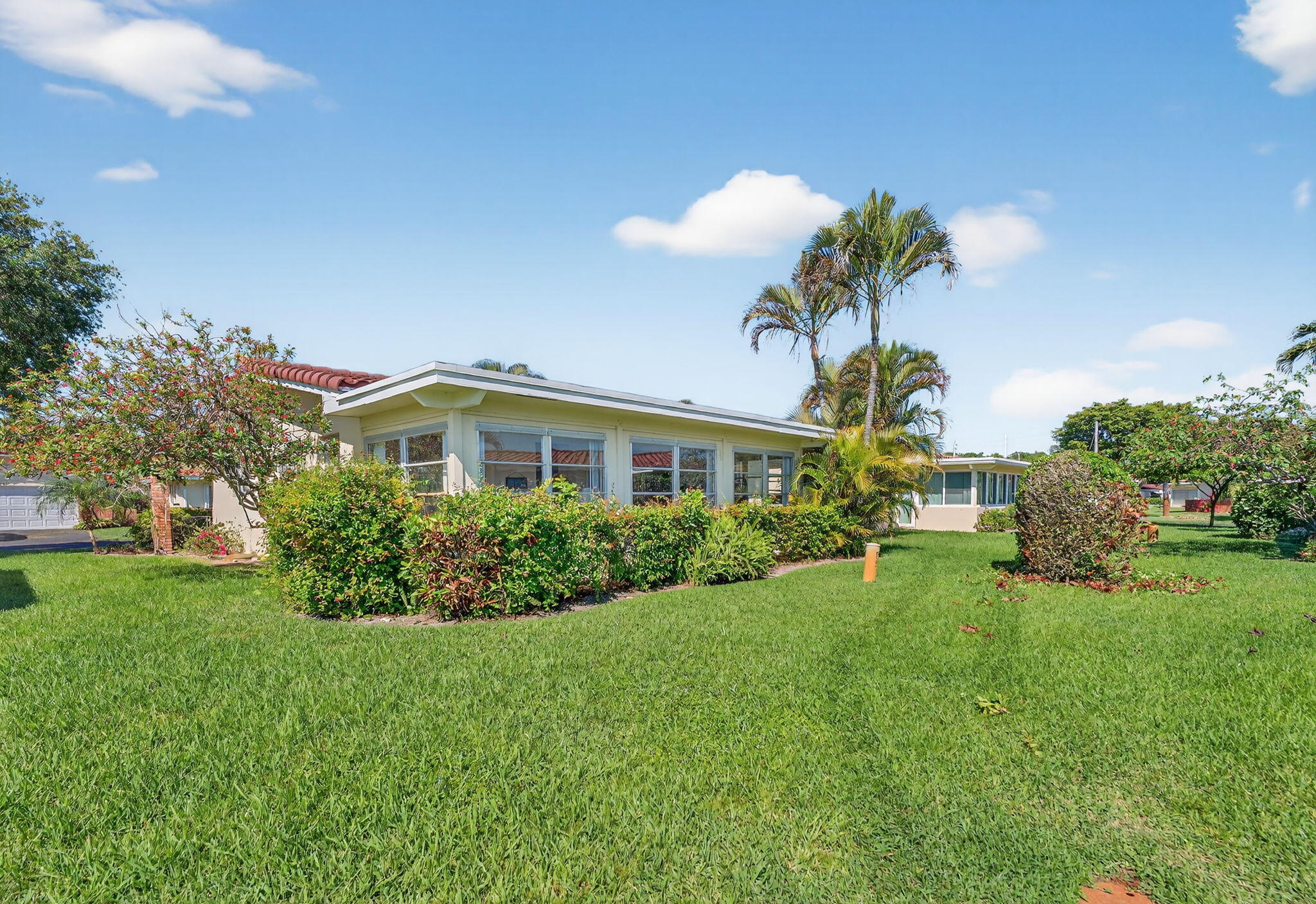 CRYSTAL LAKE VILLAS - Residential