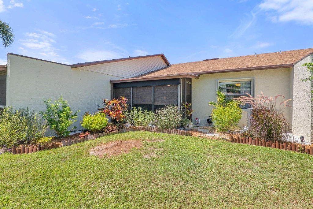 Photo of 6034 Indrio Rd #Q2, Fort Pierce, FL 34951 (MLS # F10544096)