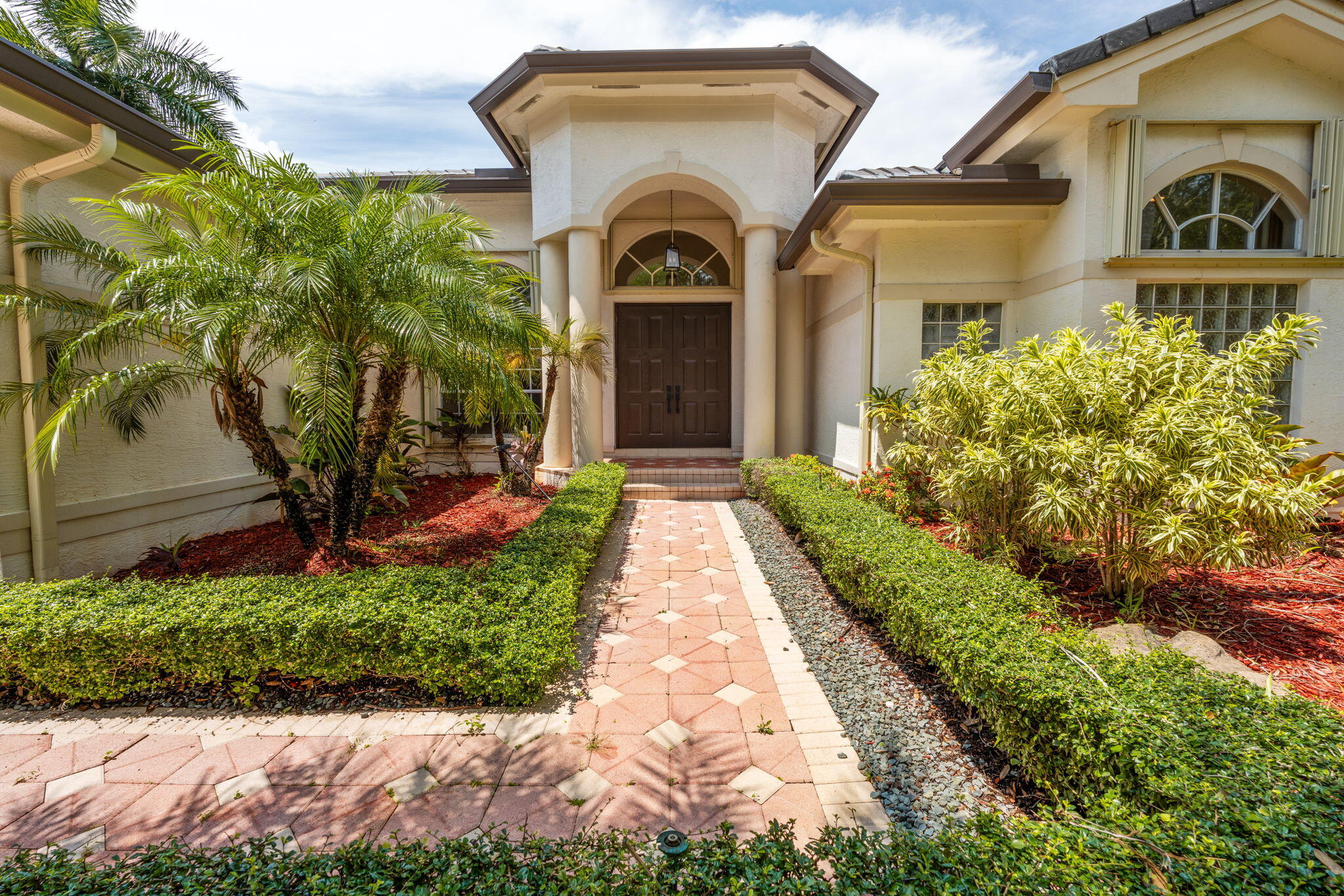 10251 N Lake Vista Circle