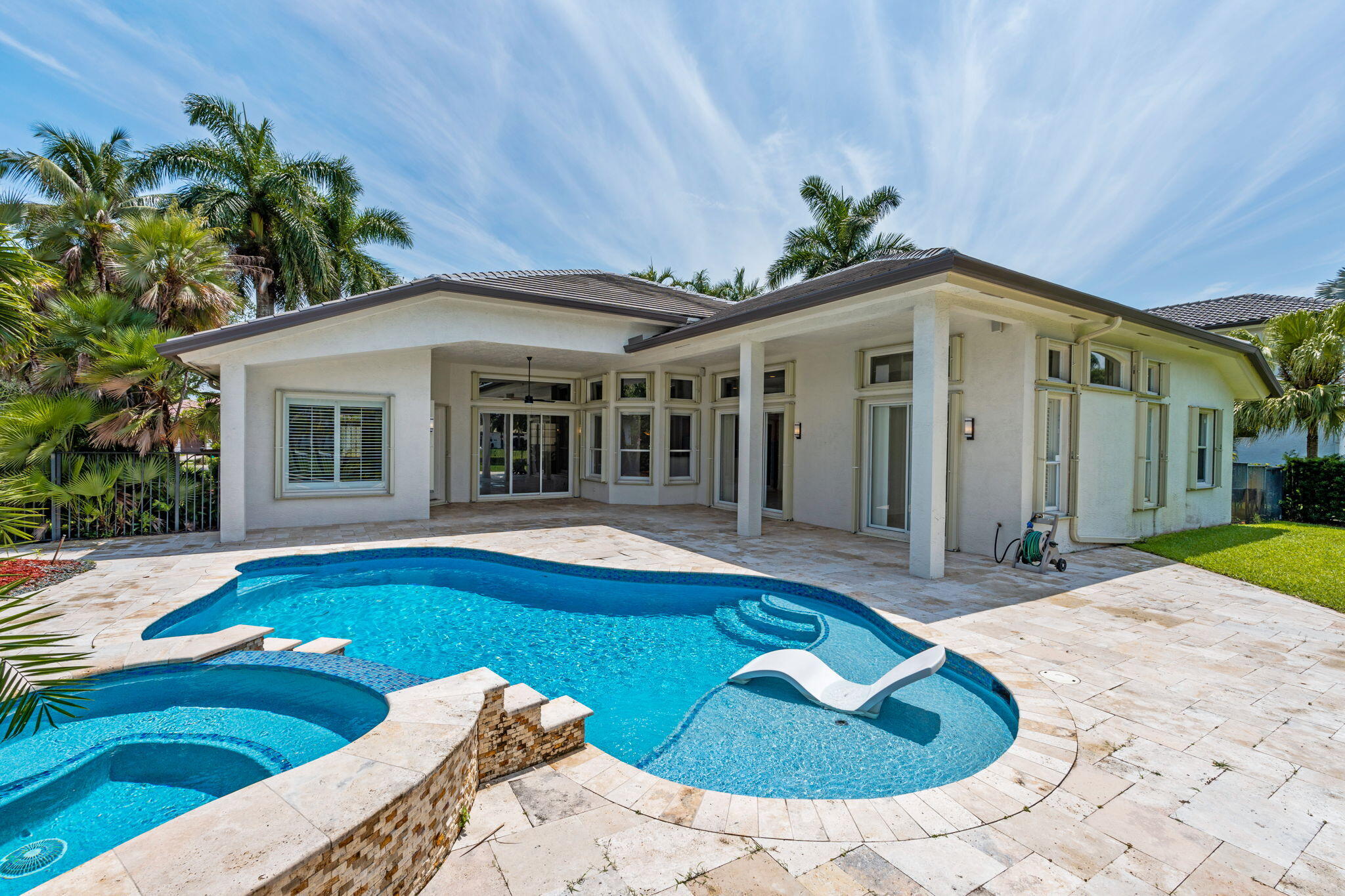 10251 N Lake Vista Circle
