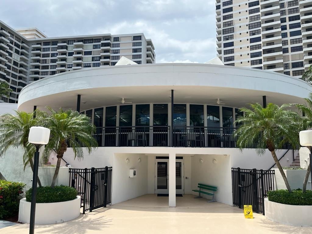 2500 Parkview Drive 1618, Hallandale Beach FL 33009