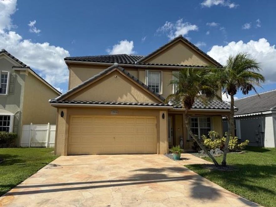 Spacious Upgraded 4-Bedroom Home with Bonus Rooms – Lots of Living & Flex Space.
Welcome to your dream rental! This beautifully upgraded 4-bedroom, 2.5-bathroom home offers the perfect blend of comfort, functionality, and style. With two additional bonus rooms, there's plenty of space to customize your lifestyle—whether you need a home office, gym, game room, or guest quarters.
4 generously sized bedrooms with ample closet space.
2 bonus rooms ideal for office, gym, playroom, or hobby space.
Upgraded kitchen with modern appliances, granite countertops, and custom cabinetry.
Updated bathrooms with contemporary fixtures and finishes.
Private backyard & Screened lanai.
Located in a beautiful neighborhood, close to schools, parks, shopping, and major commuting routes.