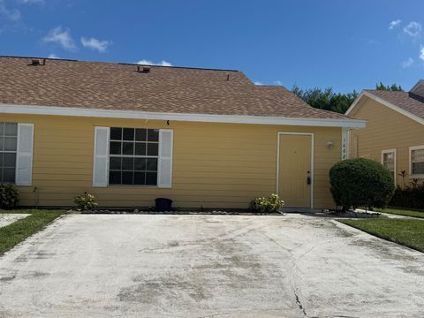 1662 Royal Forest Court West Palm Beach FL 33406