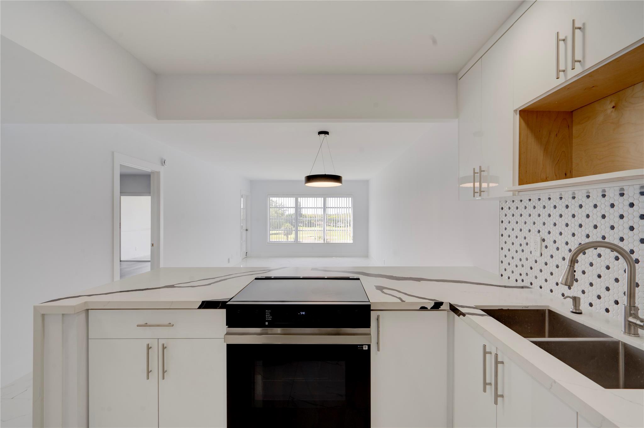 No 8 Palm-Aire Country Cl - Residential Lease