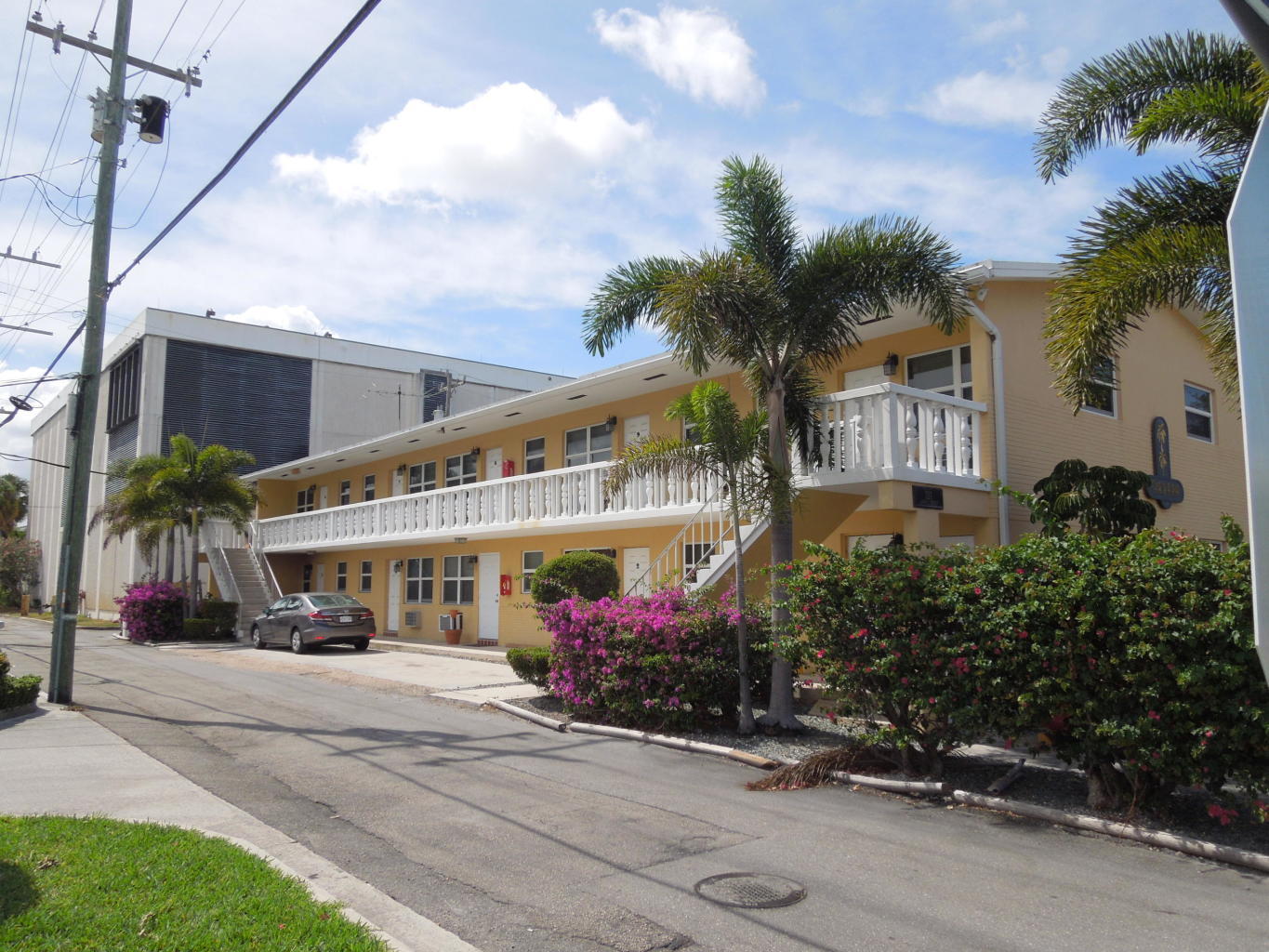 CASA DE PLAYA OF LAKE WORTH CONDO - Residential Lease