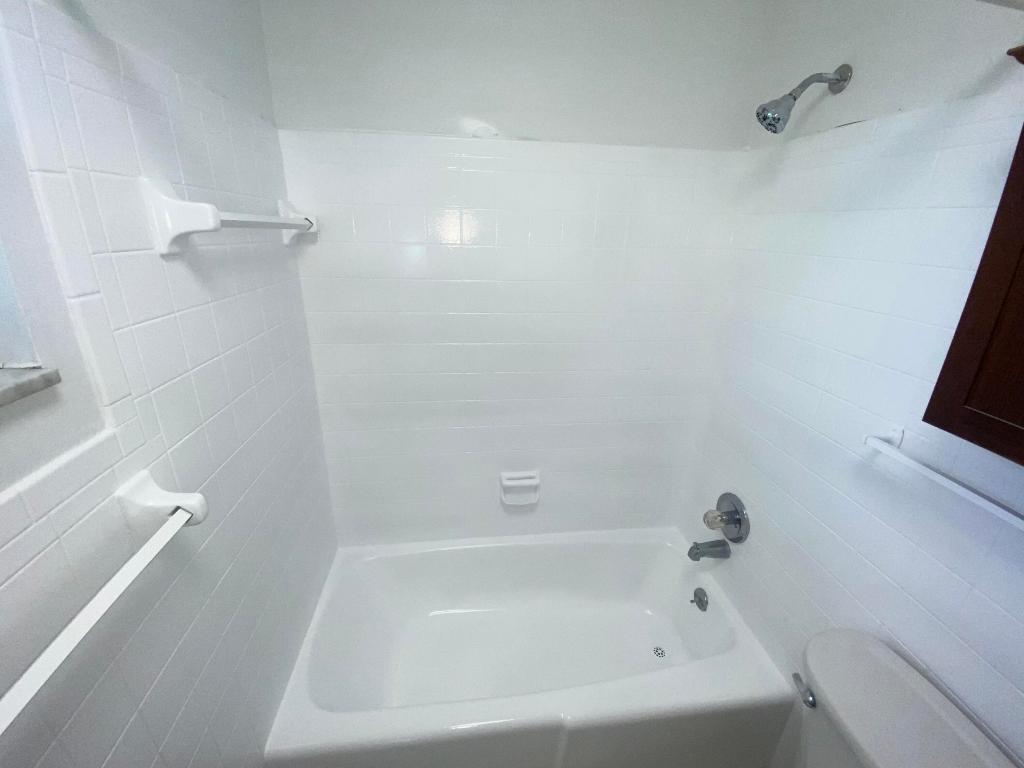 CASA DE PLAYA OF LAKE WORTH CONDO - Residential Lease