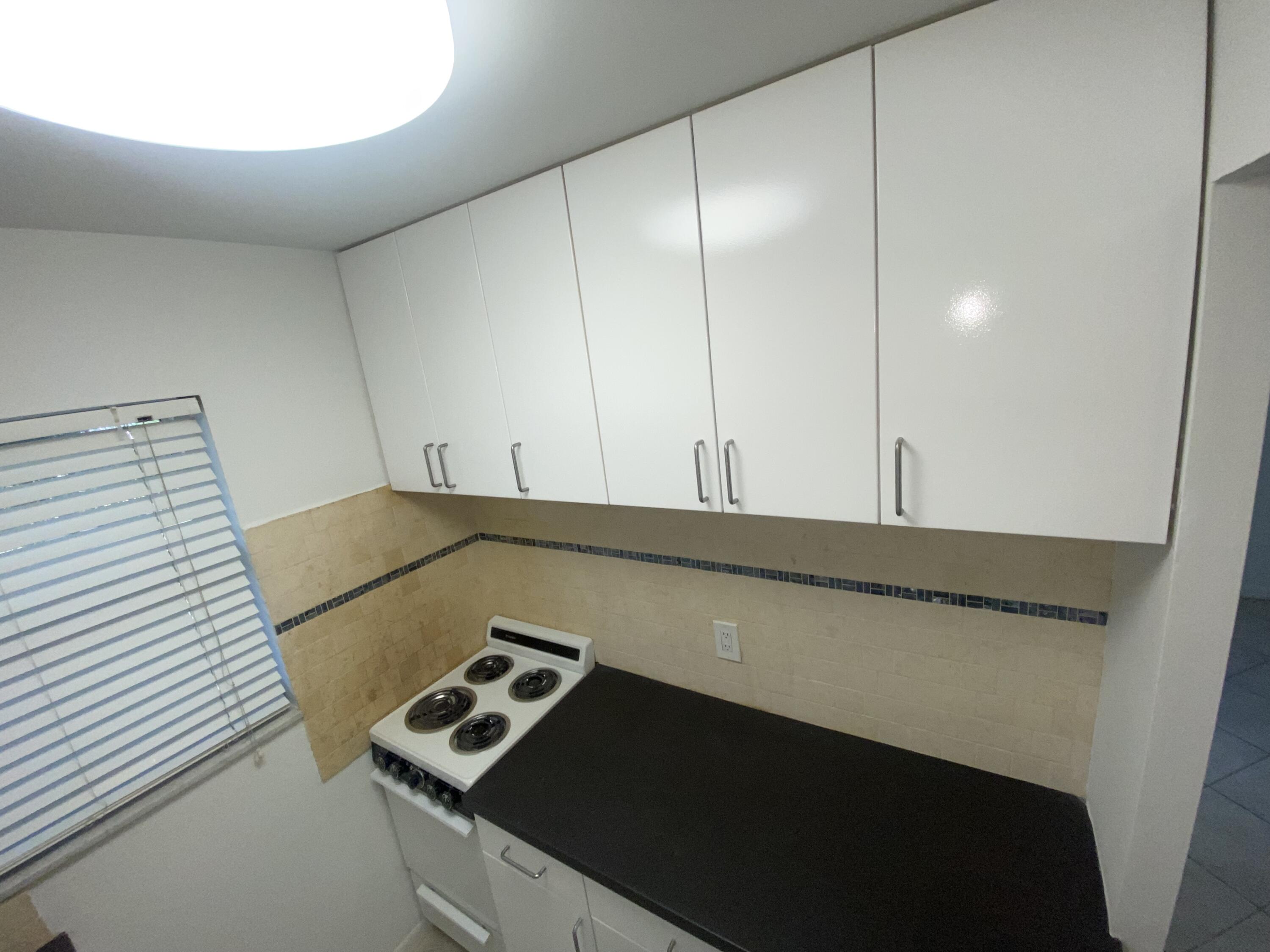 CASA DE PLAYA OF LAKE WORTH CONDO - Residential Lease