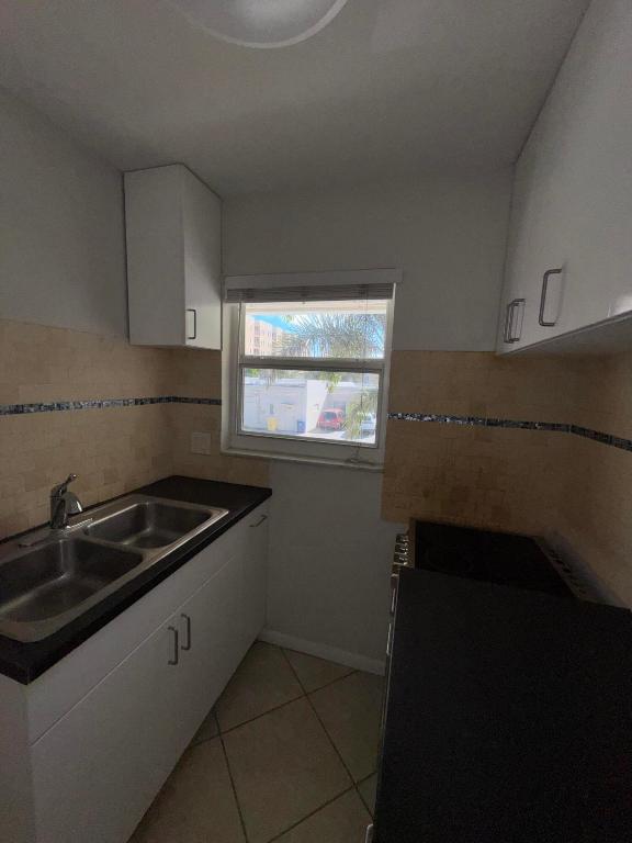 CASA DE PLAYA OF LAKE WORTH CONDO - Residential Lease