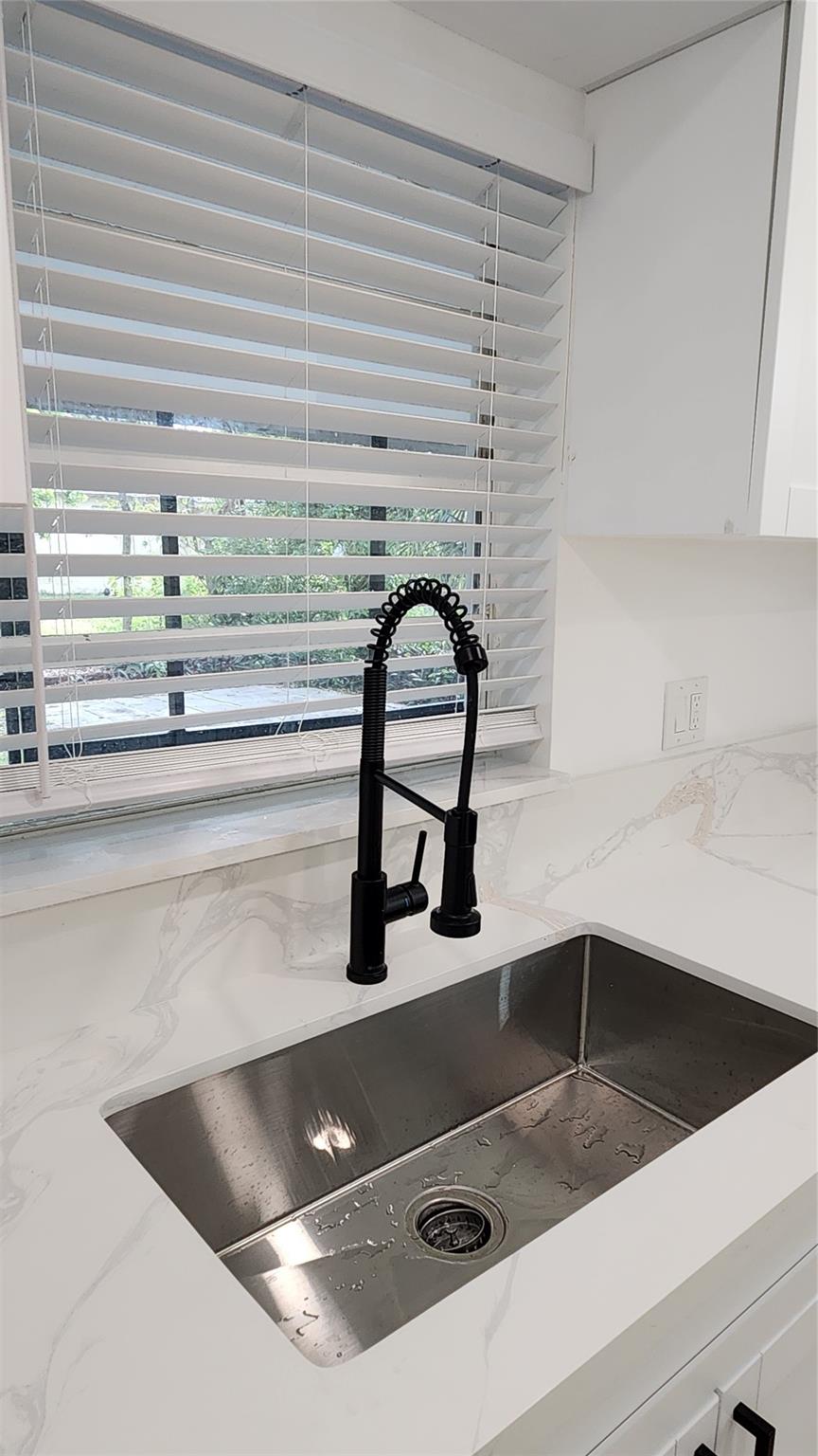 Bonnie Loch Sec 1 51-5 B - Residential Lease