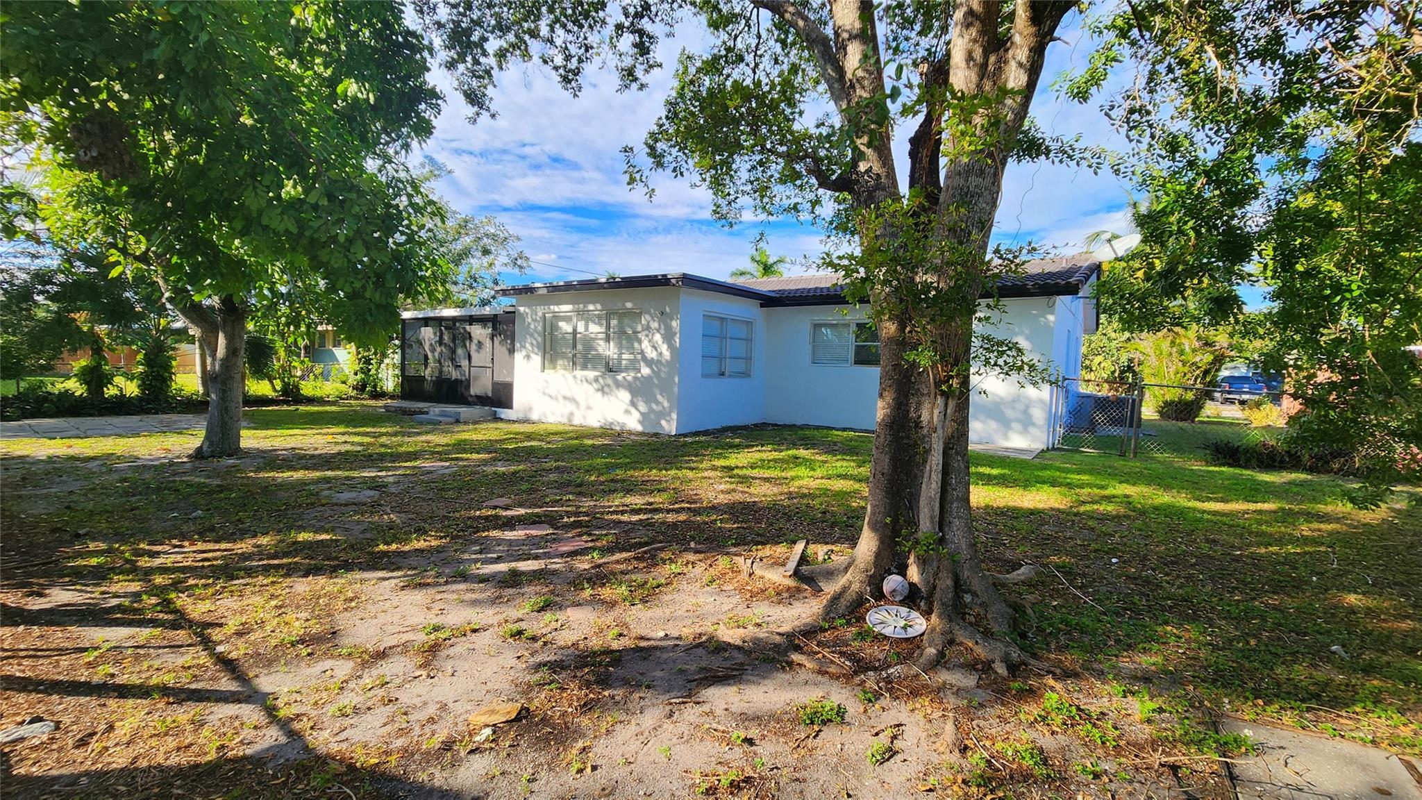 Bonnie Loch Sec 1 51-5 B - Residential Lease