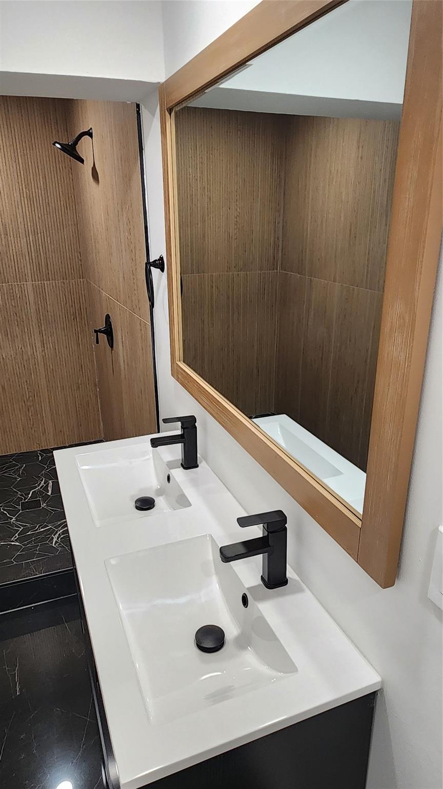 Bonnie Loch Sec 1 51-5 B - Residential Lease