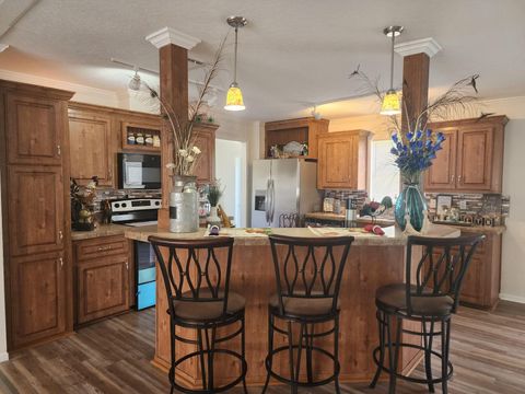 Photo of 165 S Zambria Street, Clewiston, FL 33440 (MLS # R11134968) Photo of 165 S Zambria Street, Clewiston, FL 33440 (MLS # R11134968)