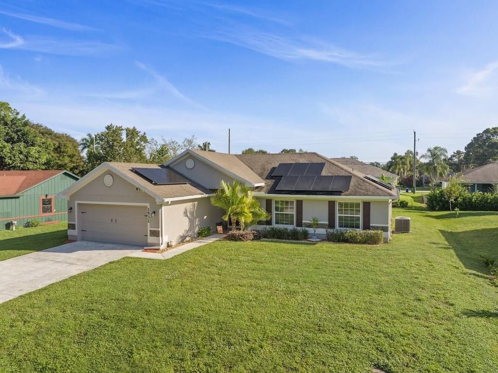 Photo of 1532 Eastlake Lane, Sebastian, FL 32958 (MLS # F10532937)