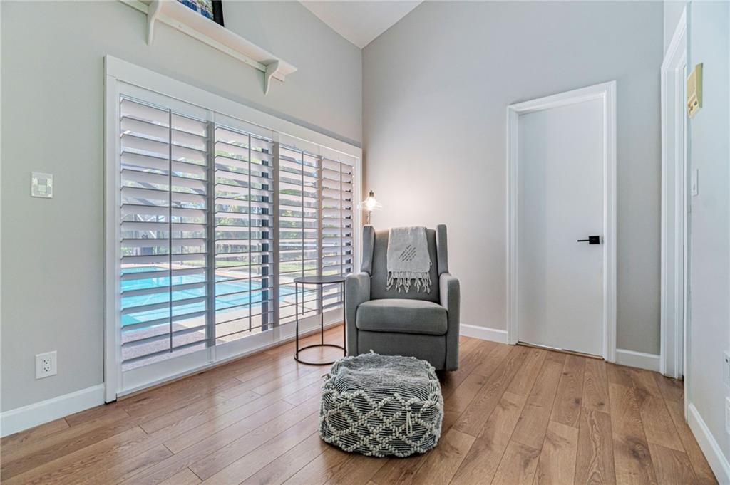 Pine Ridge 112-37 B - Residential