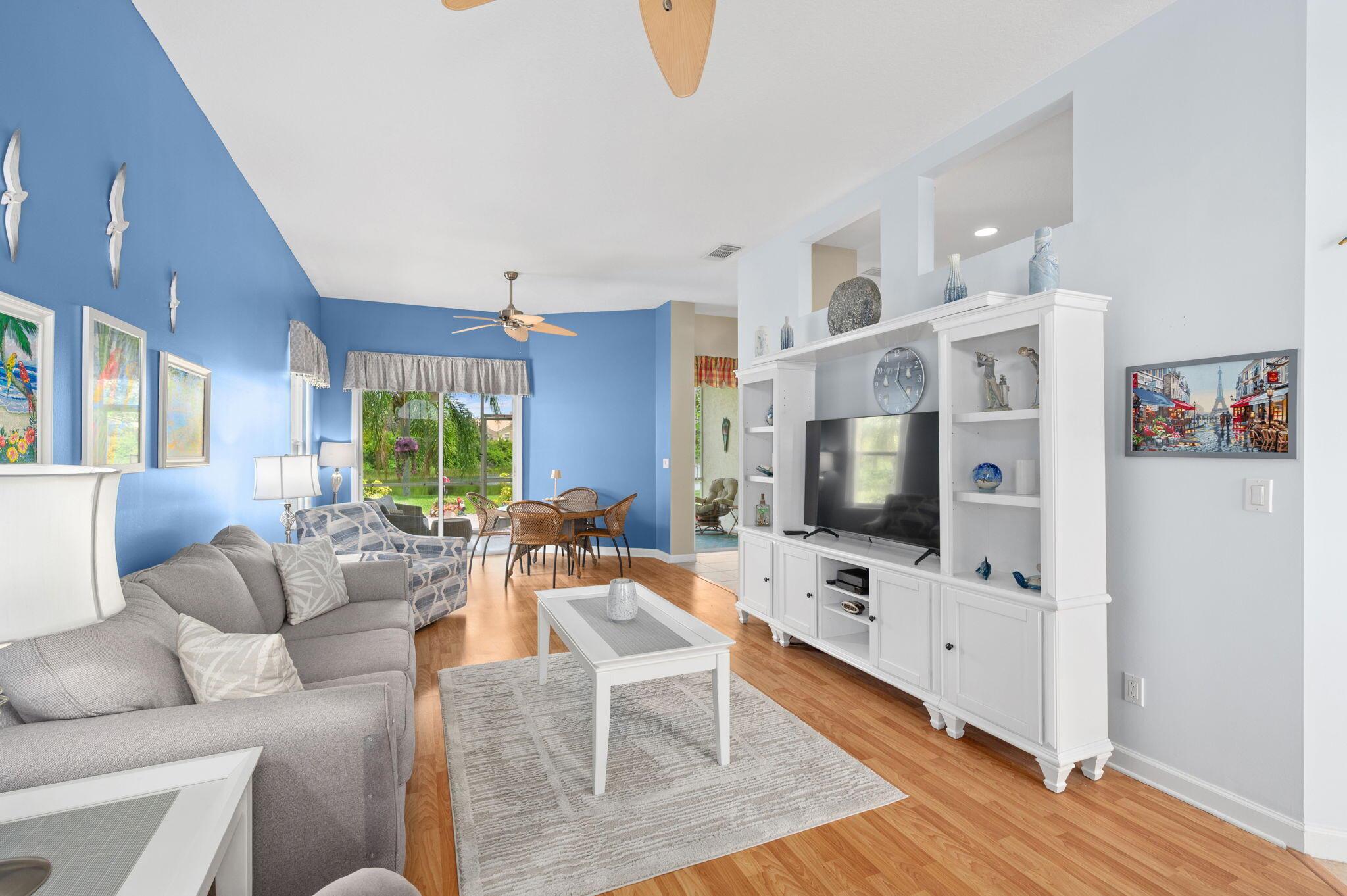 734 SW Aruba Bay
