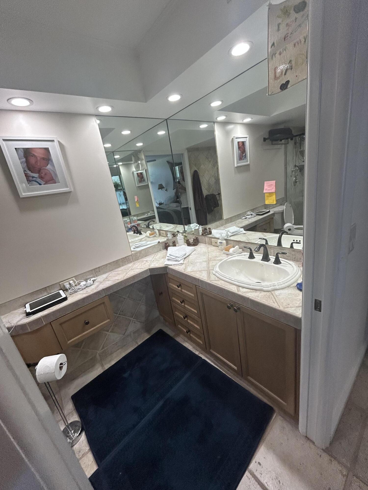 RIVER REACH CONDOMINIUM IV - Residential