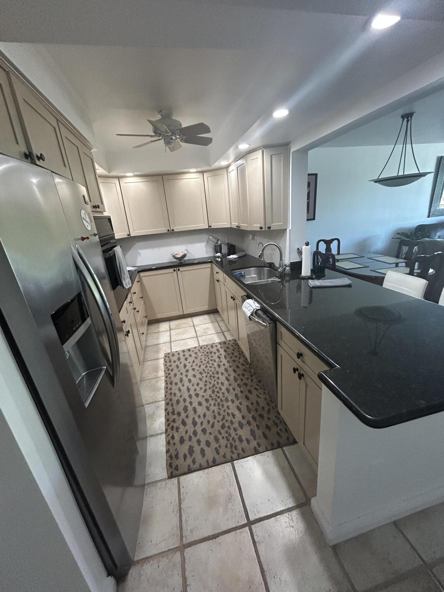 RIVER REACH CONDOMINIUM IV - Residential